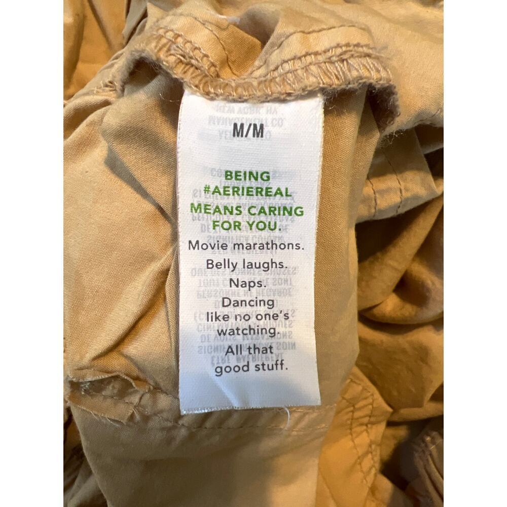 Aerie Avenue Baggy Cargo Pant. Khaki. Size Medium - Picture 8 of 9